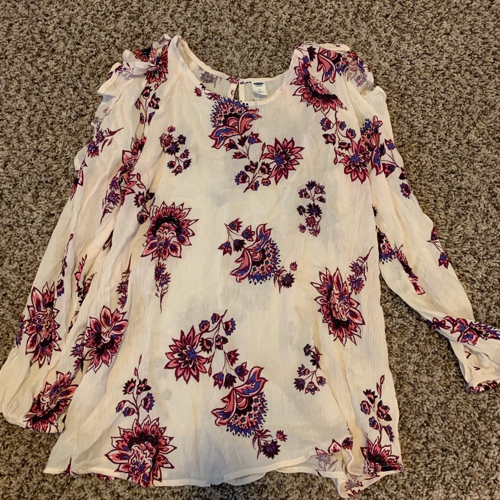 Long sleeved floral top